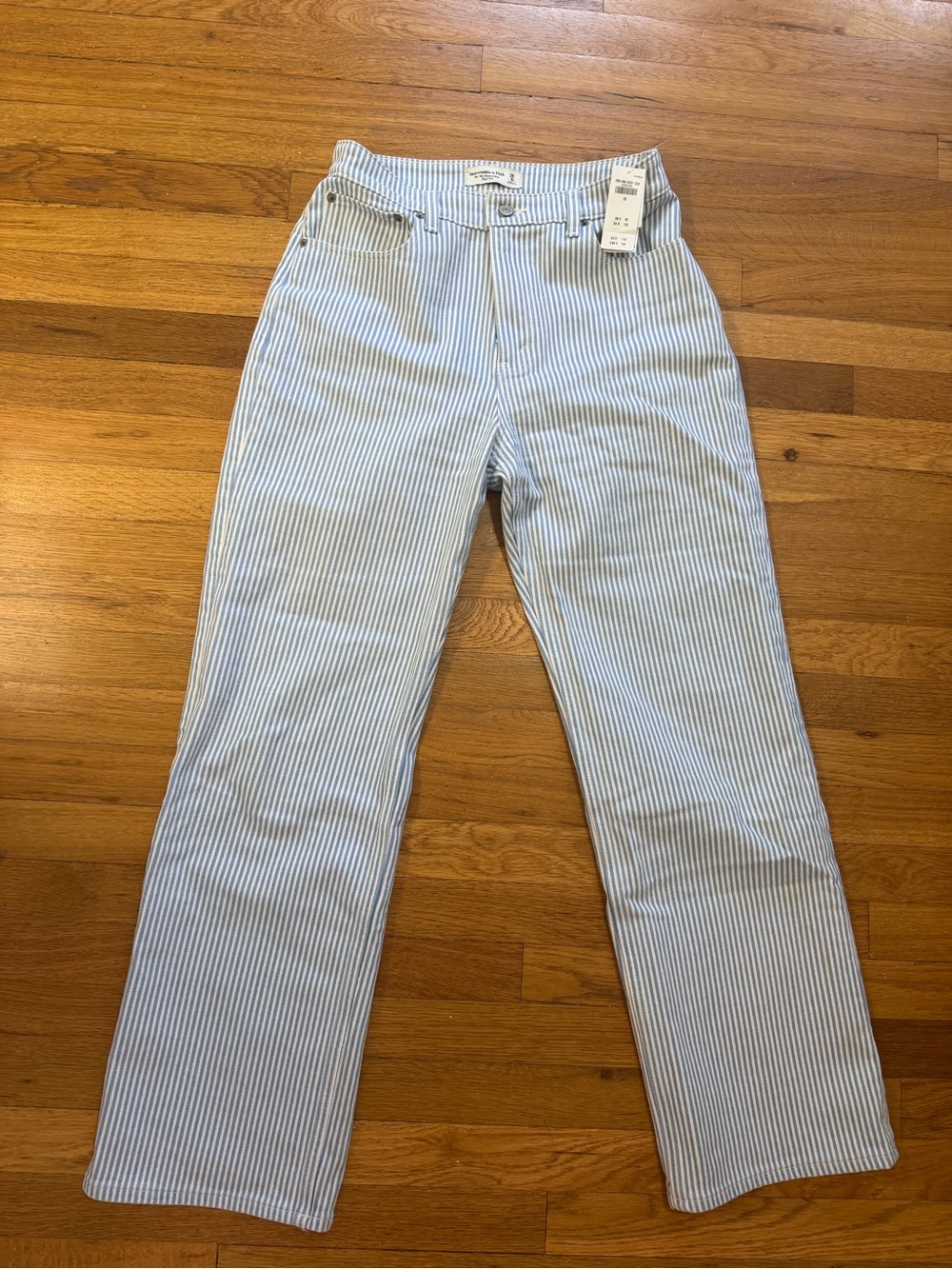 Abercrombie & Fitch Blue and White Striped 90’s Relaxed High-Rise Jeans